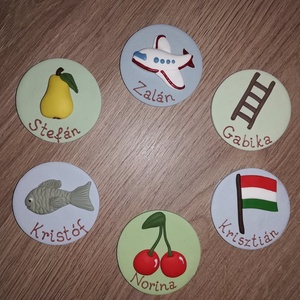 Ovis jeles, neves hűtőmágnes szett - játék & sport - ovis felszerelés - óvodai jelek - Meska.hu