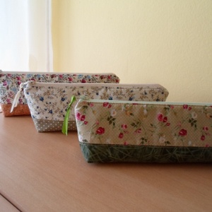 Virágos, üde textil  tolltartók  -  - Meska.hu