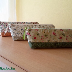 Virágos, üde textil  tolltartók  -  - Meska.hu