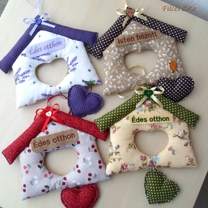 Filc házikós ajtódísz családi nevekkel  -  - Meska.hu