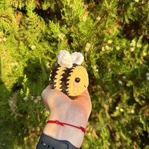 Horgolt mini méhi plüss, Játék & Sport, Plüssállat & Játékfigura, Más figura, Horgolás, MESKA