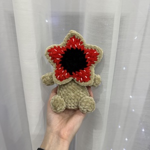 Horgolt Demogorgon Plüss - játék & sport - plüssállat & játékfigura - más figura - Meska.hu