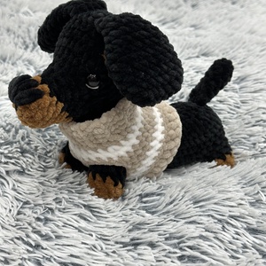 Horgolt tacskó plüss - Meska.hu