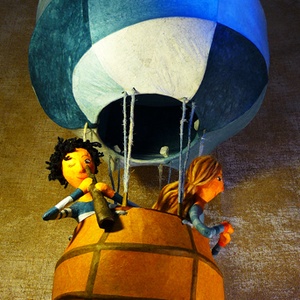 Légballon két figurával - otthon & életmód - dekoráció - fali és függő dekoráció - függődísz - Meska.hu