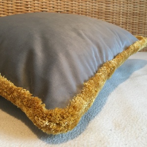 Szürke bársony díszpárnahuzat - otthon & életmód - lakástextil - párna & párnahuzat - Meska.hu