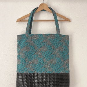 Bőr aljú türkiz pöttyös tote bag - Meska.hu