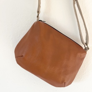 Barna, valódi bőr cross body táska - táska & tok - kézitáska & válltáska - vállon átvethető táska - Meska.hu