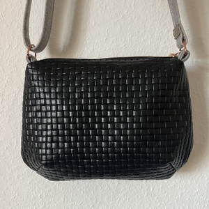 Fekete, valódi bőr cross body táska, Táska & Tok, Kézitáska & válltáska, Vállon átvethető táska, , MESKA