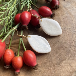 Pearl White Little Leaves, Ékszer, Fülbevaló, Lógó fülbevaló, Gyurma, MESKA