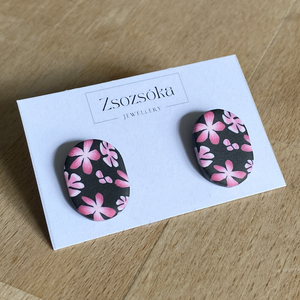 Black with Rose flowers Oval pötty fülbevaló, Ékszer, Fülbevaló, Pötty fülbevaló, Gyurma, MESKA