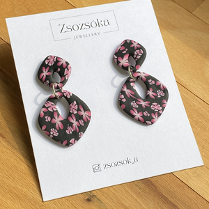 Black with Rose Flowers Fülbevalók - Meska.hu