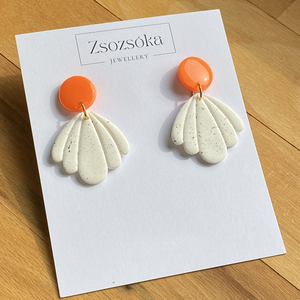 Neon and white spotted Flower, Ékszer, Fülbevaló, Lógó fülbevaló, Gyurma, MESKA