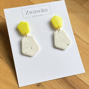 Neon and white spotted Geometric, Ékszer, Fülbevaló, Lógó fülbevaló, Gyurma, MESKA