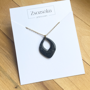 Rose and Black Marble medál - Meska.hu