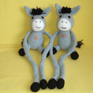 Függöny összekötő - függönyfogó horgolt játékfigura csacsi - otthon & életmód - lakástextil - függöny és kiegészítő - Meska.hu