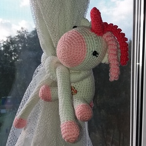 Unicornis egyszarvú függöny összekötő - függönyfogó horgolt játékfigura - Meska.hu