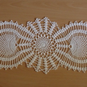 Fenyőág és ananász terítő horgolt különböző méretben és színben - otthon & életmód - dekoráció - asztal és polc dekoráció - horgolt & csipketerítő - Meska.hu