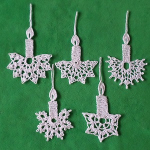 Karácsonyi  gyertya  horgolt fenyő dísz 5 db / garnitúra - karácsony - karácsonyi lakásdekoráció - karácsonyfadíszek - Meska.hu