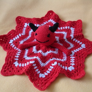 Alvóka,szundikendő, baba rongyi ördög amigurumi figurával - játék & sport - 3 éves kor alattiaknak - alvóka & rongyi - Meska.hu