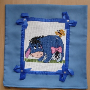 Keresztszemes párna Füles szamár mesefigurás mintával, Otthon & Életmód, Lakástextil, Párna & Párnahuzat, Hímzés, MESKA