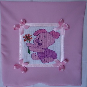 Keresztszemes párna Malacka mesefigurás mintával - otthon & életmód - lakástextil - párna & párnahuzat - Meska.hu