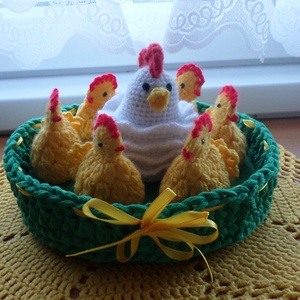 Húsvét asztali dísz tyúk, csibe,  kosárban rendelhető - Meska.hu