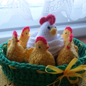 Húsvét asztali dísz tyúk, csibe,  kosárban rendelhető - otthon & életmód - dekoráció - asztal és polc dekoráció - asztaldísz - Meska.hu