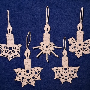 Karácsonyi  gyertya  horgolt fenyő dísz 5 db / garnitúra - karácsony - karácsonyi lakásdekoráció - karácsonyfadíszek - Meska.hu