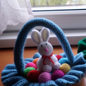 Húsvét asztali dísz nyuszi és tojás kosárban rendelhető - Meska.hu