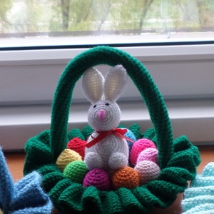 Húsvét asztali dísz nyuszi és tojás kosárban rendelhető - Meska.hu