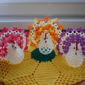 Húsvét horgolt tyúk 3 db, Otthon & Életmód, Dekoráció, Asztal és polc dekoráció, Asztaldísz, Horgolás, MESKA