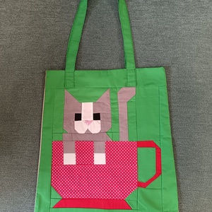 Csészike (cicás táska), Táska & Tok, Kézitáska & válltáska, Válltáska, Újrahasznosított alapanyagból készült termékek, Patchwork, foltvarrás, MESKA