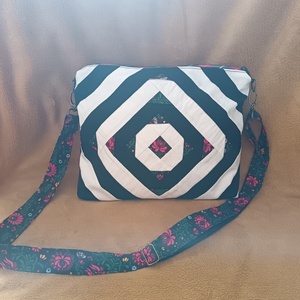 Klasszikus - táska & tok - kézitáska & válltáska - vállon átvethető táska - Meska.hu