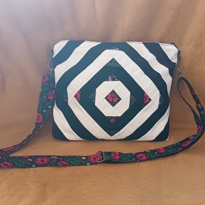 Klasszikus - táska & tok - kézitáska & válltáska - vállon átvethető táska - Meska.hu