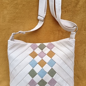 Ekrü szépség (vállon átvethető táska) - táska & tok - kézitáska & válltáska - vállon átvethető táska - Meska.hu