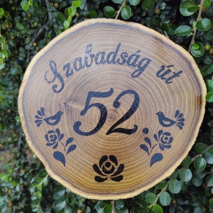 Egyedi házszámtábla - fára gravírozva, Otthon & Életmód, Ház & Kert, Házszám, Famegmunkálás, Gravírozás, pirográfia, MESKA