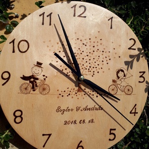 Esküvőre, nászajándékként kézzel készített egyedi fa falióra - biciklis grafikával - otthon & életmód - dekoráció - fali és függő dekoráció - falióra & óra - Meska.hu