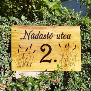 Egyedi fa házszámtábla - nádas grafikával - otthon & életmód - ház & kert - házszám - Meska.hu