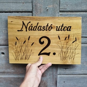 Egyedi fa házszámtábla - nádas grafikával - otthon & életmód - ház & kert - házszám - Meska.hu