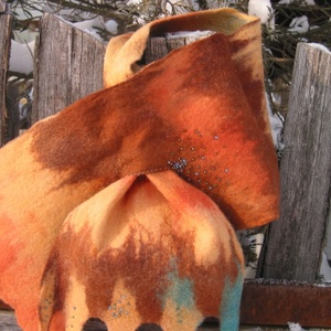 KEDVEZŐ ÁRON SZÍNES nemez sál :) - Meska.hu