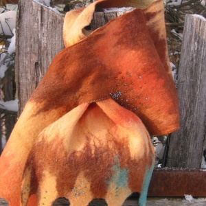 KEDVEZŐ ÁRON SZÍNES nemez sál :) -  - Meska.hu