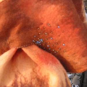 KEDVEZŐ ÁRON SZÍNES nemez sál :) -  - Meska.hu