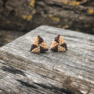 Zsuwel Barna-bézs háromszög fülbevaló , Ékszer, Fülbevaló, Pötty fülbevaló, Gyöngyfűzés, gyöngyhímzés, Ékszerkészítés, MESKA