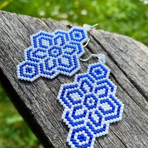 Zsuwel Kék- fehér FLOWER fülbevaló - ékszer - fülbevaló - lógó fülbevaló - Meska.hu