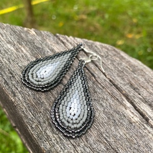  Zsuwel Füstszürke DROP fülbevaló, Ékszer, Fülbevaló, Lógó fülbevaló, Ékszerkészítés, Gyöngyfűzés, gyöngyhímzés, MESKA