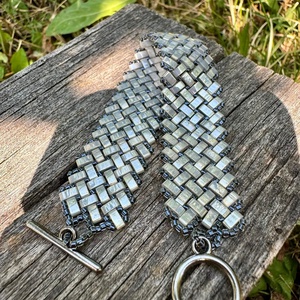 Zsuwel Szürke extra KARKÖTŐ , Ékszer, Karkötő, Gyöngyös karkötő, Ékszerkészítés, Gyöngyfűzés, gyöngyhímzés, MESKA