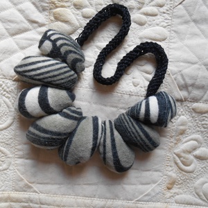 Kavicsos nyaklánc/ Textilnyaklánc /textli nyakék - Meska.hu