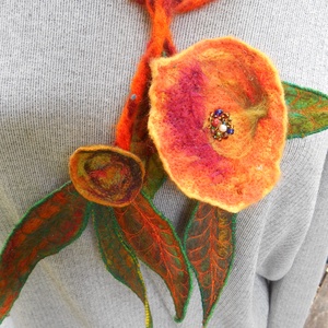 Nyaklánc/ nyakék / nemezelt nyakék /virágos-leveles nyakék - ékszer - nyaklánc - medálos nyaklánc - Meska.hu