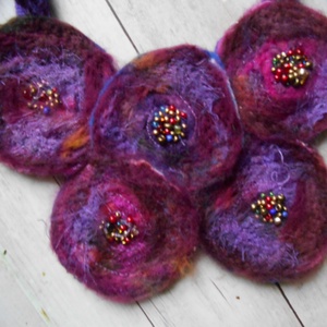 Nemezelt nyaklánc/ Korongos nyakék / Lila nyaklánc - ékszer - nyaklánc - medálos nyaklánc - Meska.hu