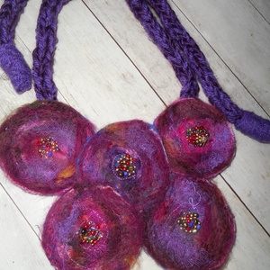 Nemezelt nyaklánc/ Korongos nyakék / Lila nyaklánc, Ékszer, Nyaklánc, Medálos nyaklánc, Ékszerkészítés, Nemezelés, MESKA